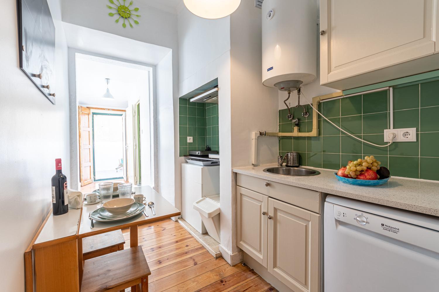 Spacious Apartment With Terrace At Graca Lisboa Eksteriør bilde